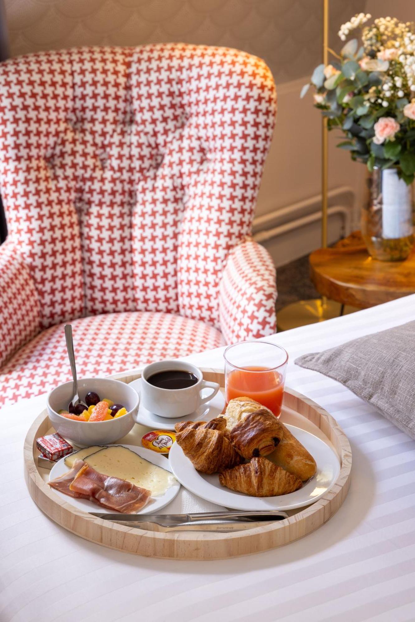 Hotel Des Ambassadeurs 3*